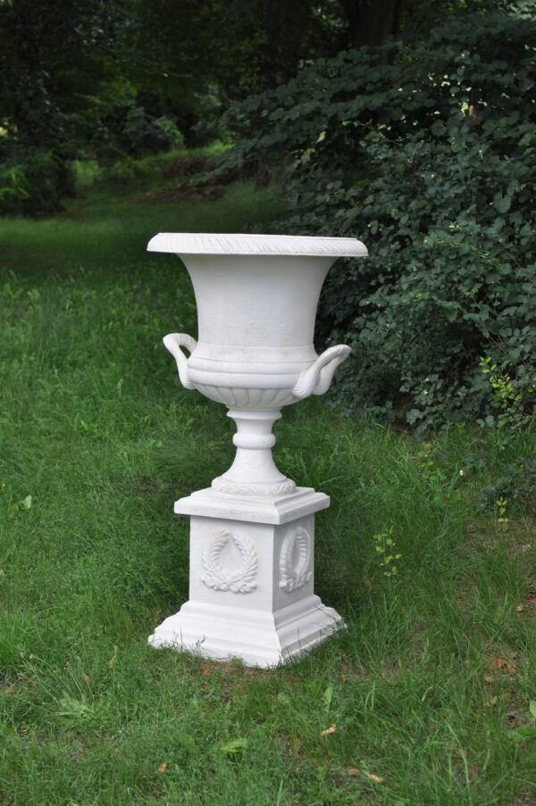 Schöne Vase auf einer Lorbeersäule 81 cm