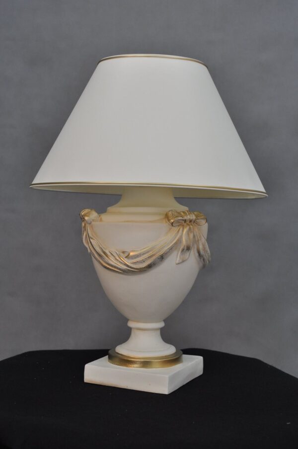 Schöne Lampe mit Schleifen 60 cm