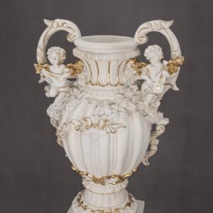 Schöne, große Vase mit Engeln 71 cm