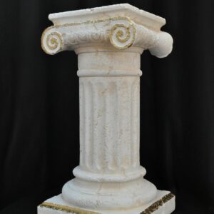 Gealterte griechische Säule. 71 cm.