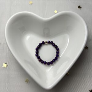 Schöner, flexibler Ring aus handgearbeitetem Hämatit.