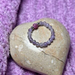 Wunderschöner Ring aus Amethyst und Achat.